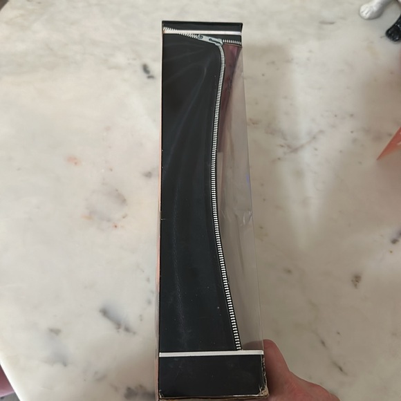 1999 MATTEL HARLEY DAVIDSON MOTORCYCLES COLLECTOR EDITION BARBIE DOLL 25637 - Picture 4 of 12